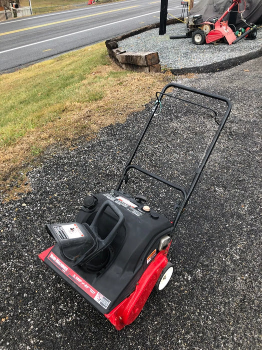 Yard Machines 31D-140-352 Single Stage 21'' Snow Blower