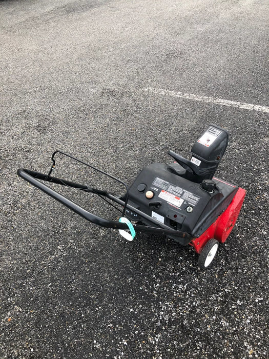 Yard Machines 31D-140-352 Single Stage 21'' Snow Blower