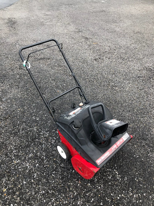 Yard Machines 31D-140-352 Single Stage 21'' Snow Blower