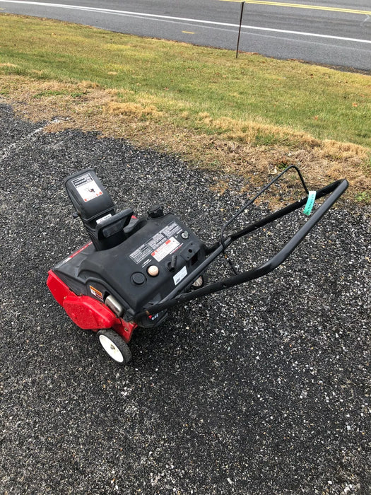 Yard Machines 31D-140-352 Single Stage 21'' Snow Blower