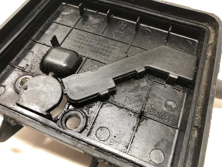 121-0374 Toro Air Cleaner Cover & Base