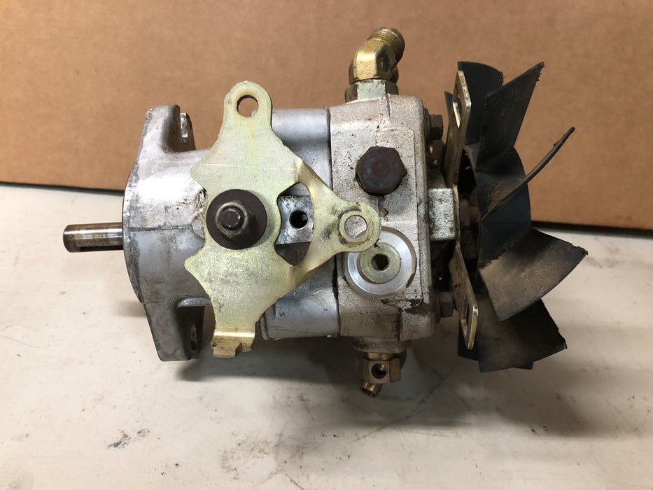 5100671 Simplicity Hydro Gear Pump RH from Simplicity Citation 52" Zero-Turn Mower 5900522