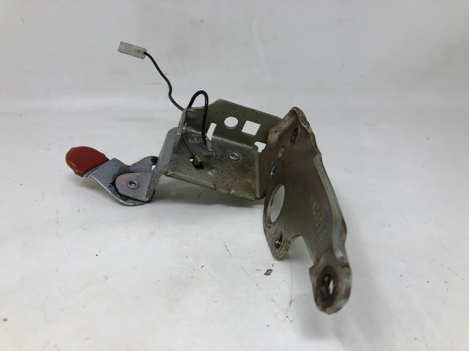 93080100 Briggs & Stratton Control Bracket