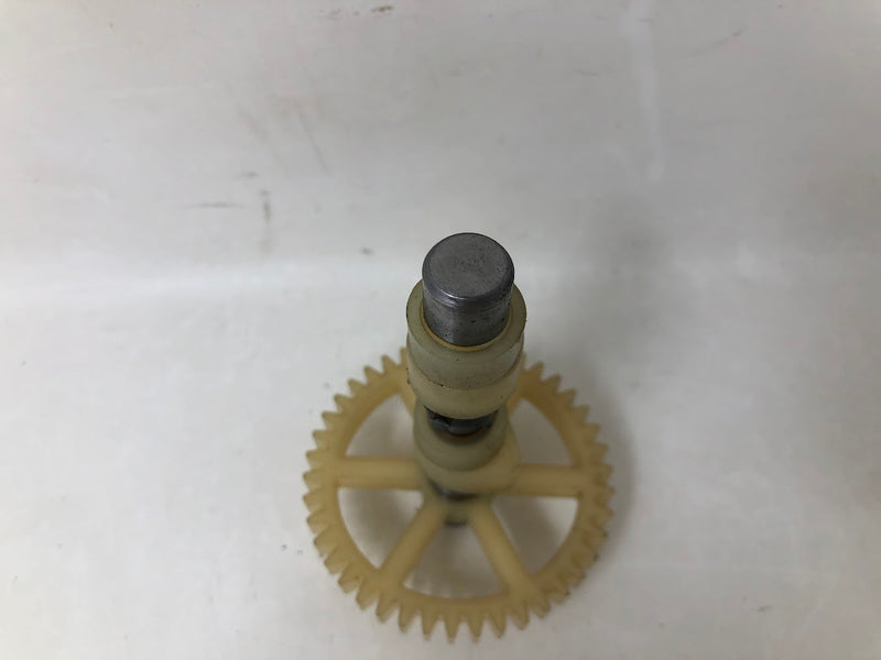 492830 Briggs & Stratton Camshaft Gear + Oil Slinger