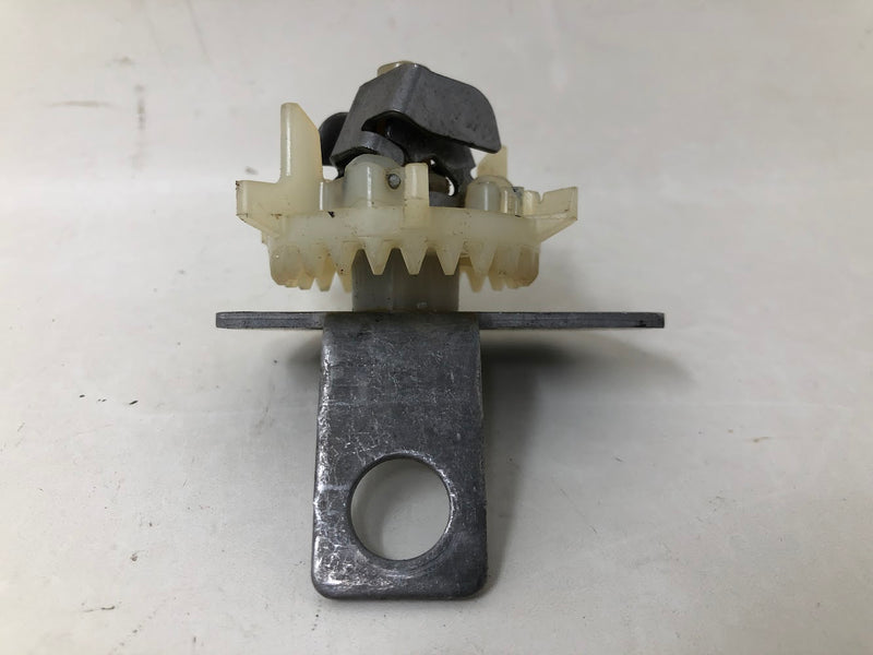 492830 Briggs & Stratton Camshaft Gear + Oil Slinger