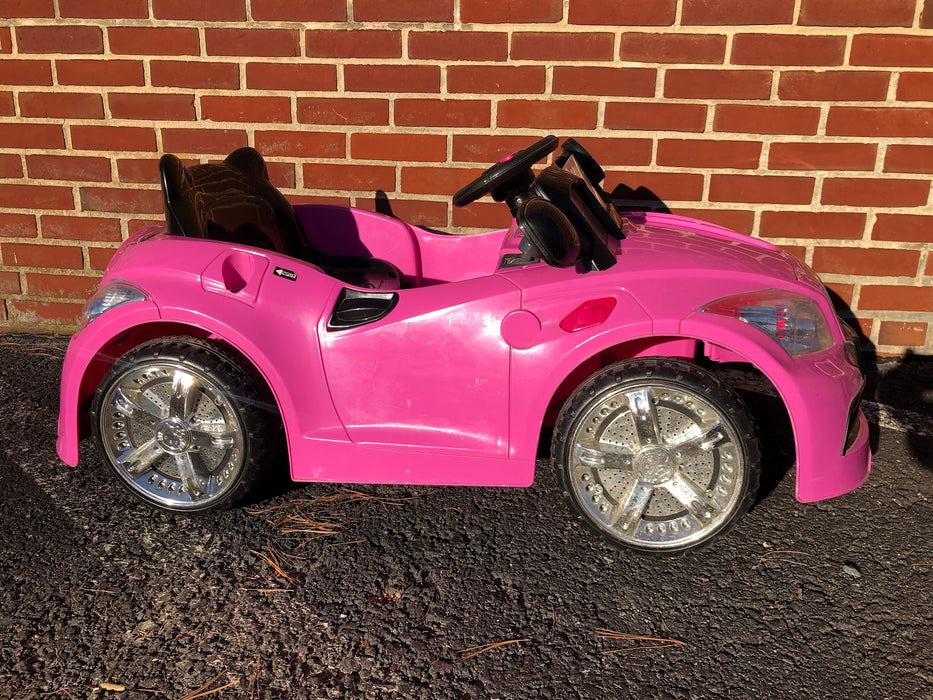 8802-73 Hello Kitty 6V Sports Car