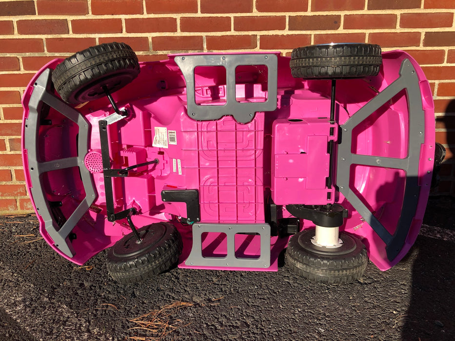 8802-73 Hello Kitty 6V Sports Car