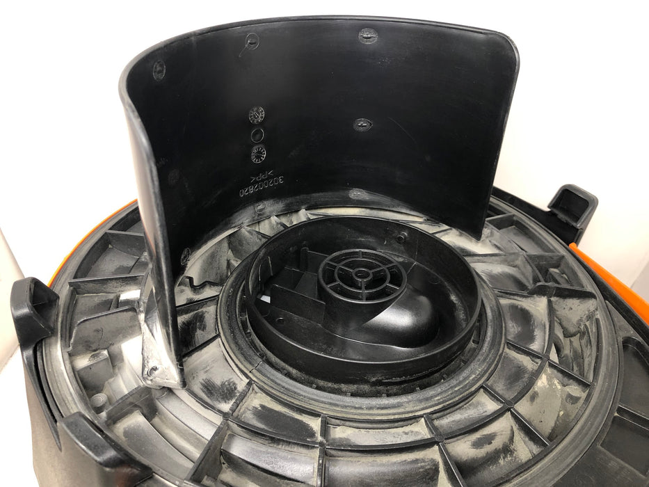 SE 122 Stihl 7.9 Gal Wet & Dry Vacuum Cleaner, Accessories, & Bags