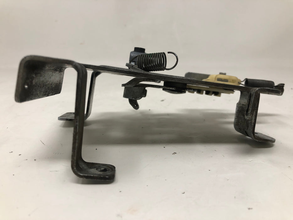 597209 Briggs & Stratton OEM Control Bracket