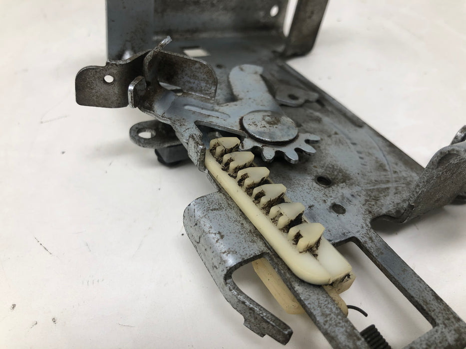 597209 Briggs & Stratton OEM Control Bracket