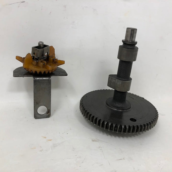 697668 Briggs & Stratton Camshaft & Governor Oil Slinger