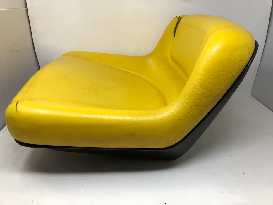 AUC13381 John Deere Seat