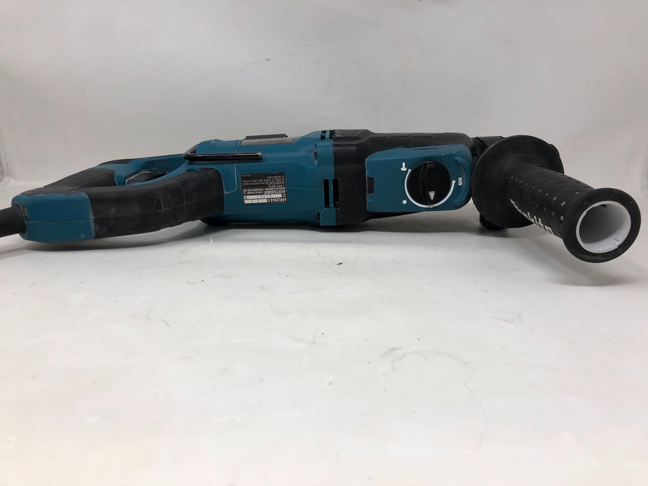 HR2641 Makita 1" AVT Rotary Hammer Drill & Case (Used)