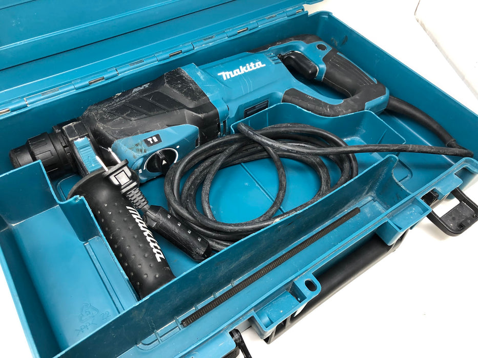 HR2641 Makita 1" AVT Rotary Hammer Drill & Case (Used)