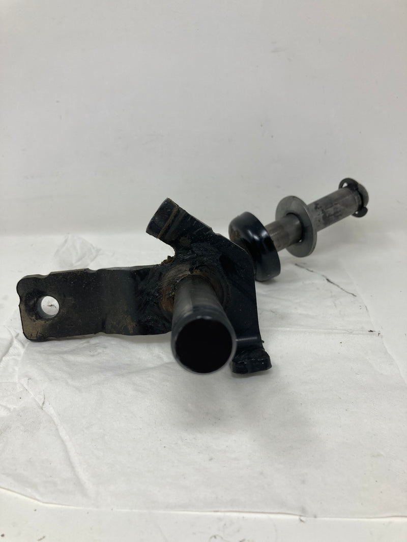 GY22251 John Deere Right Wheel Spindle from JD D105 100 series Tractor