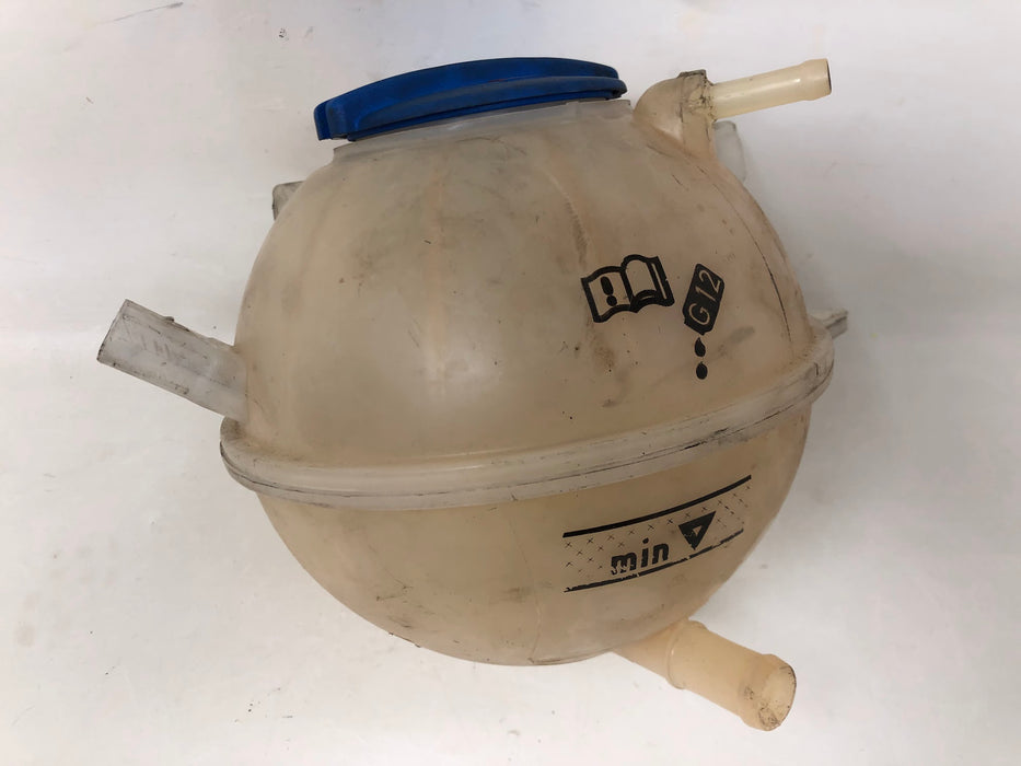 2010 VW EOS 2.0 TSI Parts Lot