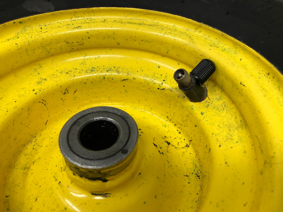 AM127303 John Deere Wheel & Tire Assembly 15X6-6