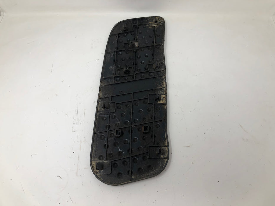 GX22452 John Deere RH & LH Footrest Mats