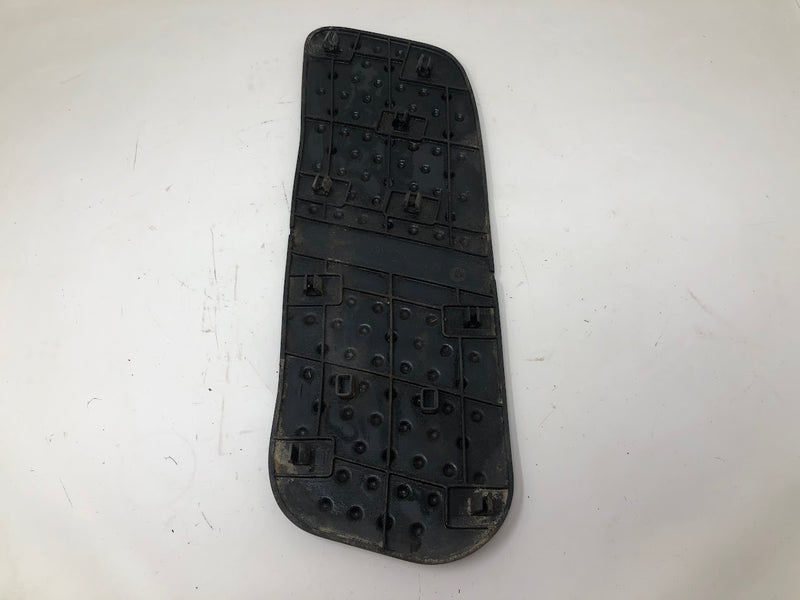 GX22452 John Deere RH & LH Footrest Mats