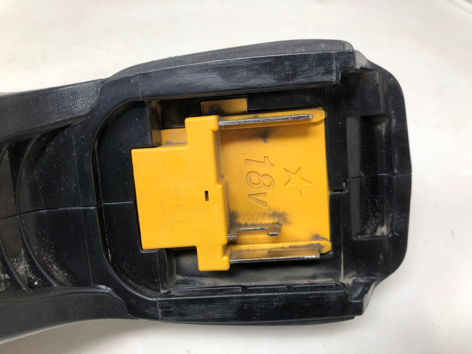 XLC02 Makita 18V Cordless Vacuum (Used)