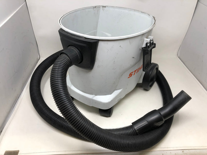 SE 33 Stihl 3.2 Gal Wet & Dry Vacuum Cleaner