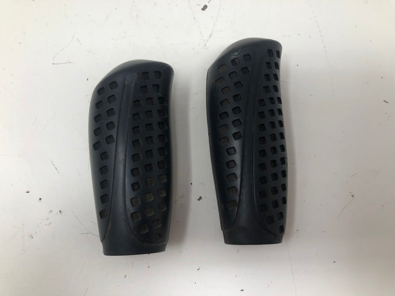 720-04140B Cub Cadet Handle Grips (2)