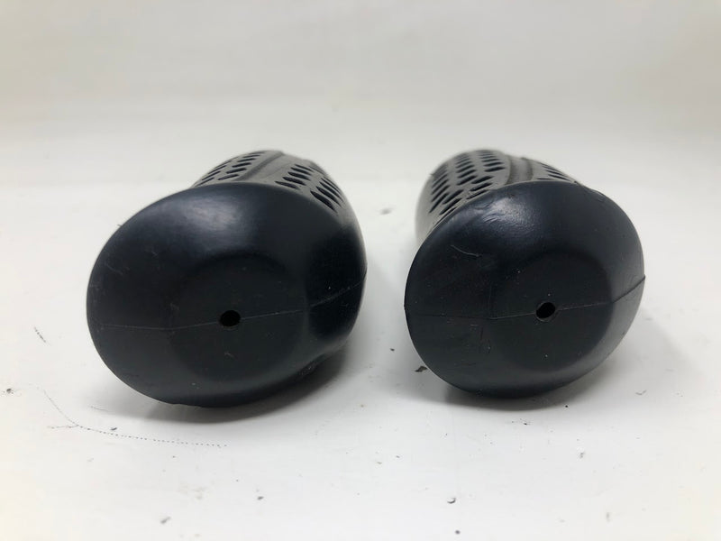 720-04140B Cub Cadet Handle Grips (2)