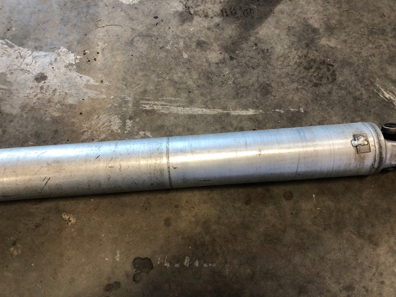 52111200AA Dodge Dakota OEM 68.25" Complete Aluminum Rear Drive Shaft Assembly