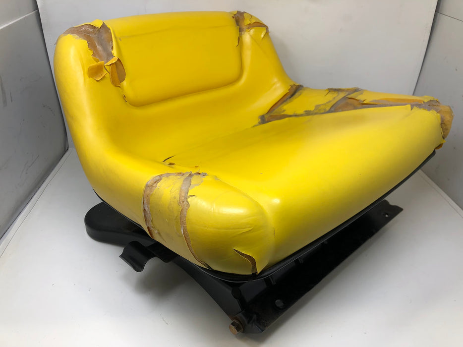 AUC13381 John Deere Seat Assembly + Support & Cover