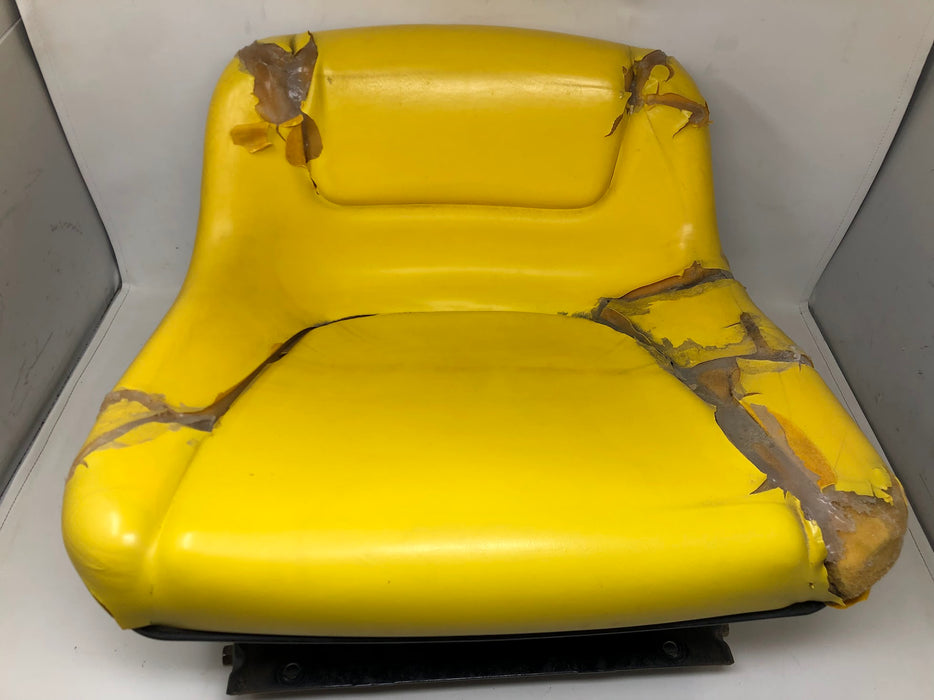 AUC13381 John Deere Seat Assembly + Support & Cover