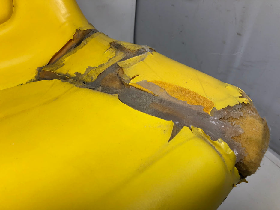 AUC13381 John Deere Seat Assembly + Support & Cover