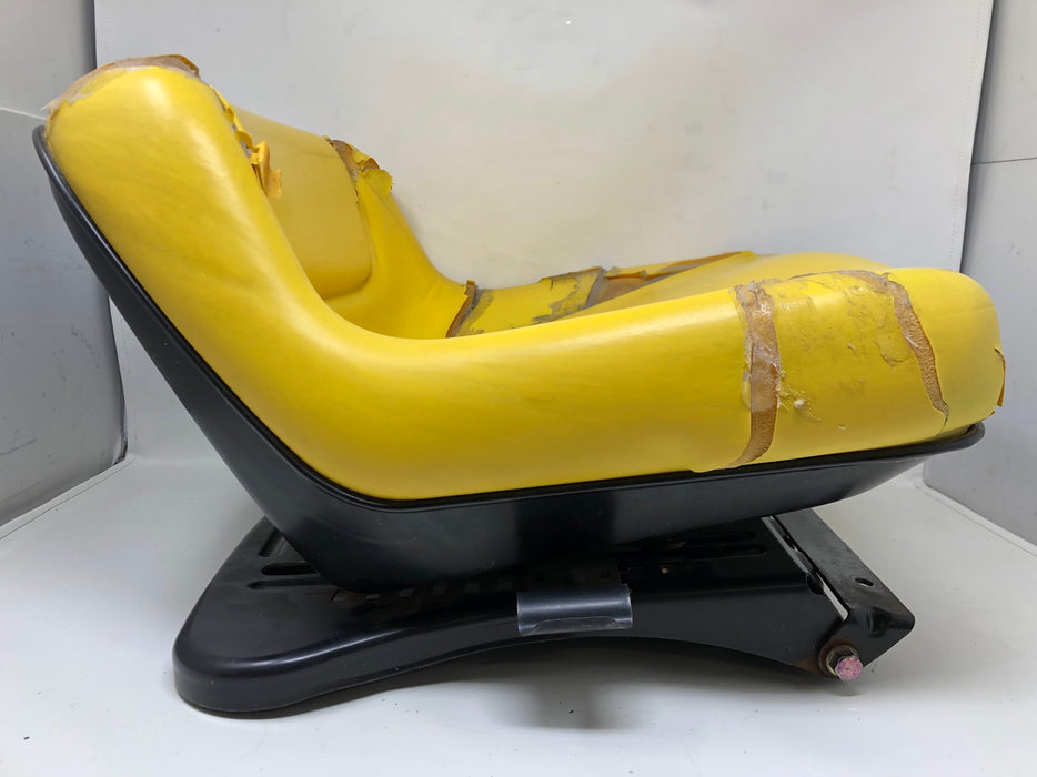 AUC13381 John Deere Seat Assembly + Support & Cover