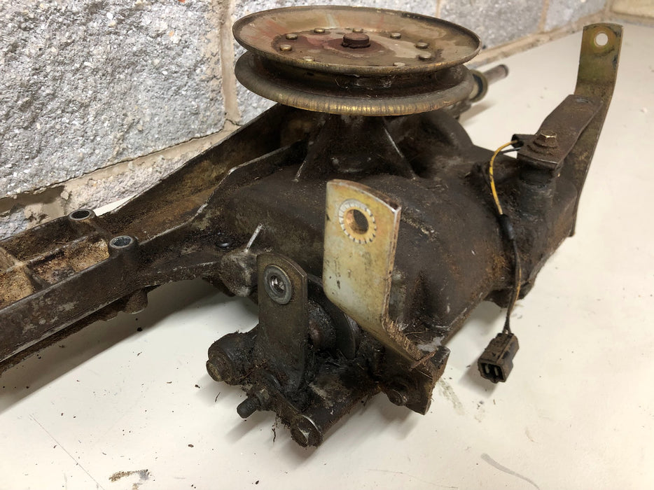 AM131576 John Deere Transmission