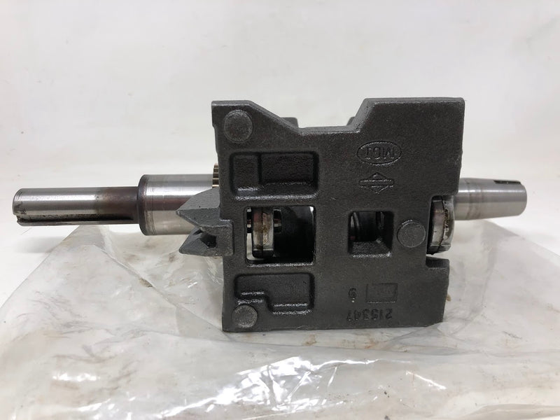 697127 Briggs & Stratton Crankshaft + Counterweight.