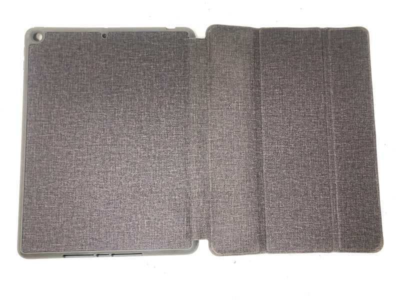 A1893 Apple iPad - 6th Gen - 32GB - 9.7" - Silver - iOS 17.7.10 + Case