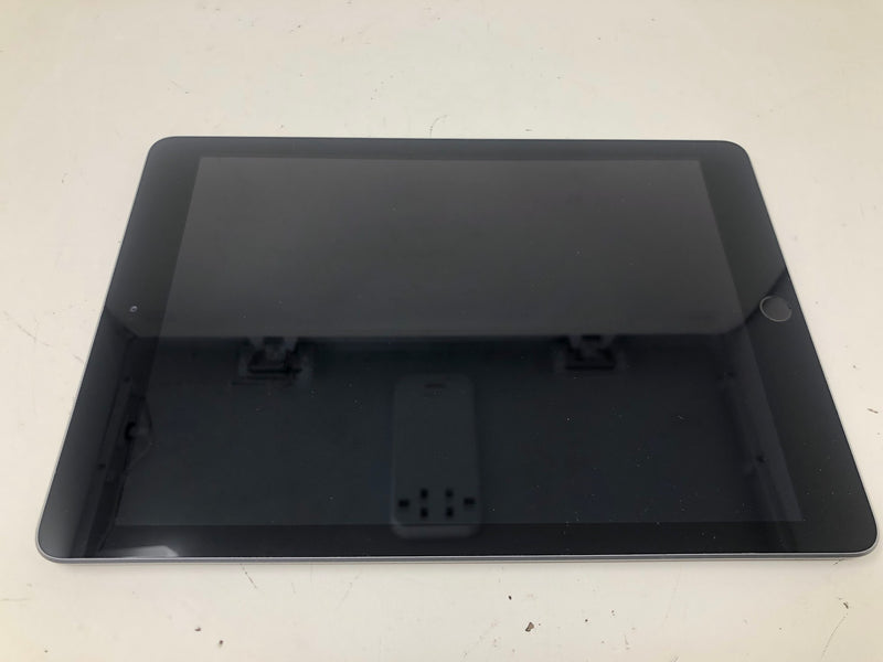 A1893 Apple iPad - 6th Gen - 32GB - 9.7" - Silver - iOS 17.7.10 + Case