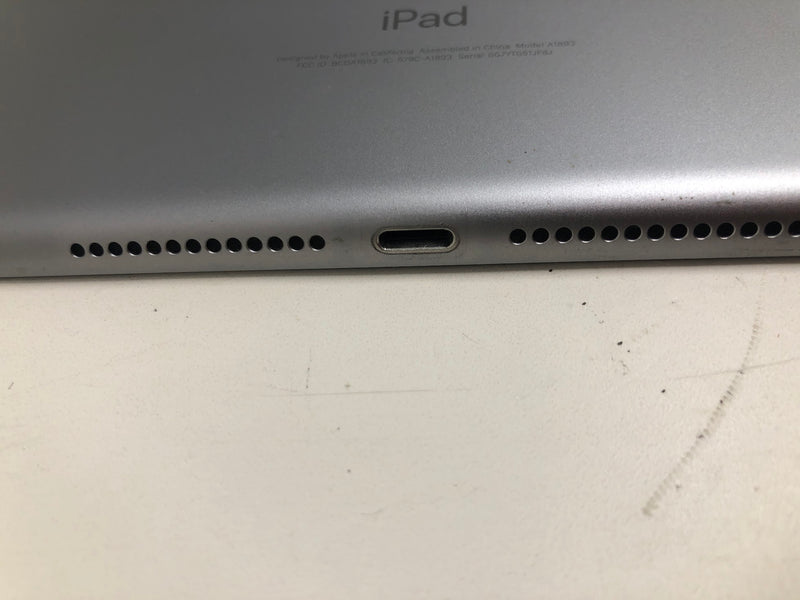 A1893 Apple iPad - 6th Gen - 32GB - 9.7" - Silver - iOS 17.7.10 + Case