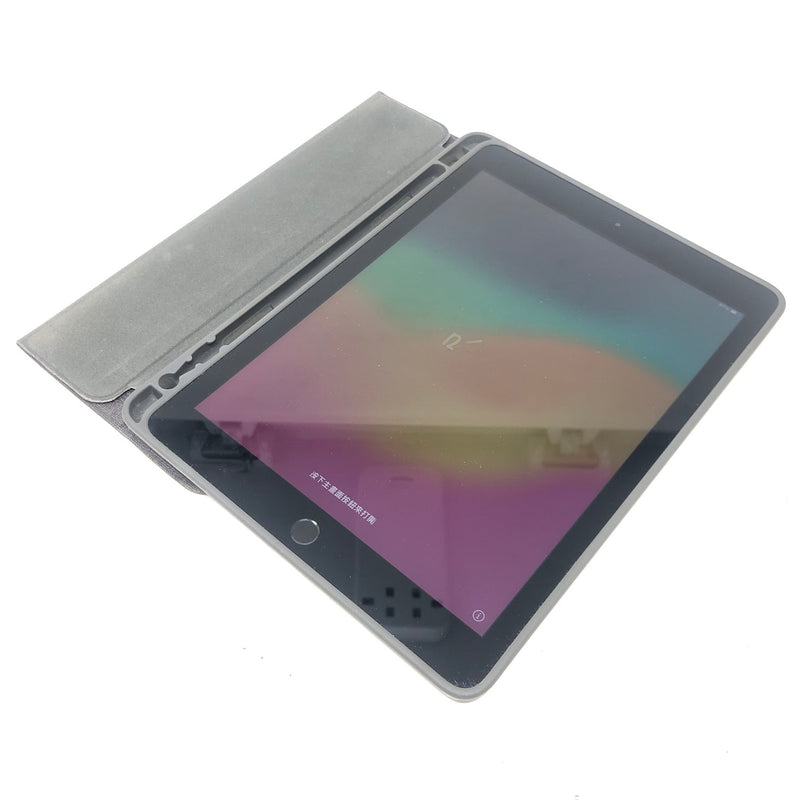 A1893 Apple iPad - 6th Gen - 32GB - 9.7" - Silver - iOS 17.7.10 + Case