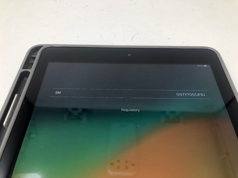 A1893 Apple iPad - 6th Gen - 32GB - 9.7" - Silver - iOS 17.7.10 + Case