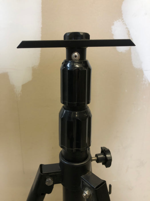 DML805 Makita Portable Tripod Light Stand
