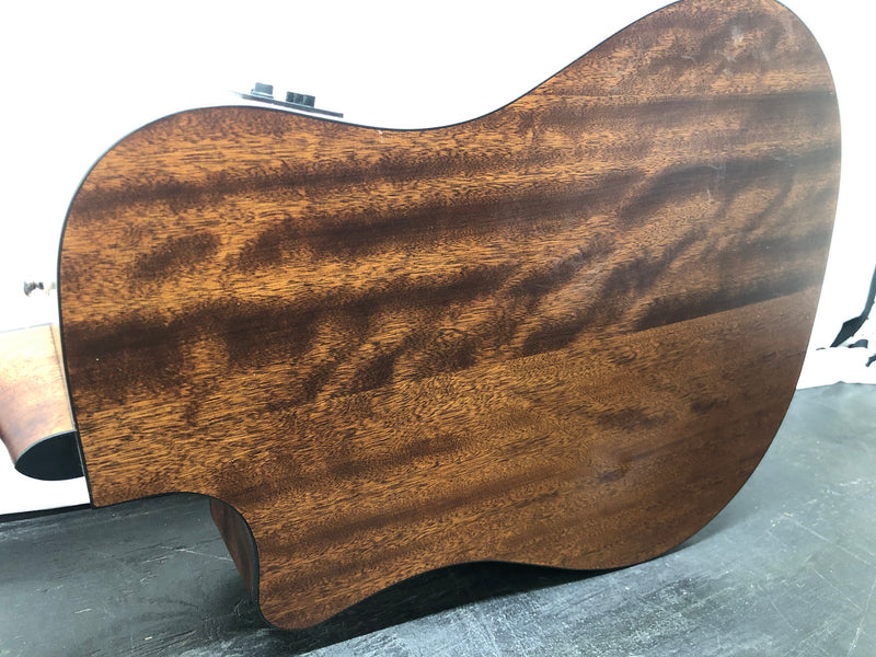 CB100E Fender Acoustic Electric Bass Guitar (Excellent Condition)