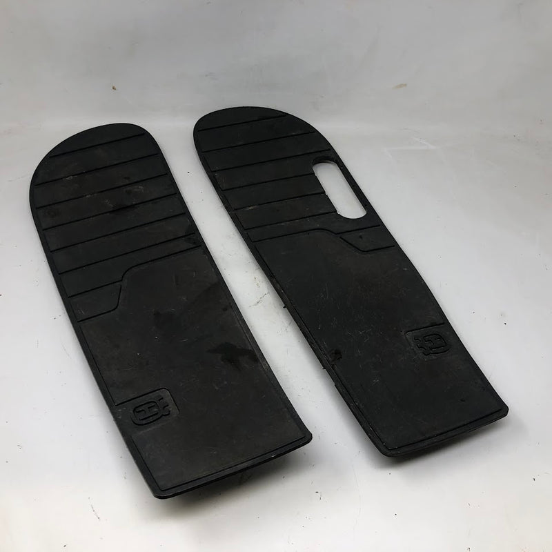 YTH20K46 Husqvarna LH & RH Foot Pads
