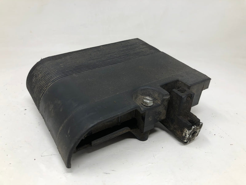 692298 Briggs & Stratton Air Cleaner Cover + Primer Base