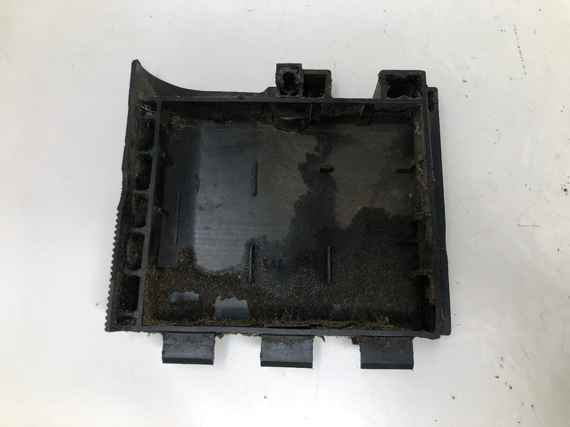 692298 Briggs & Stratton Air Cleaner Cover + Primer Base