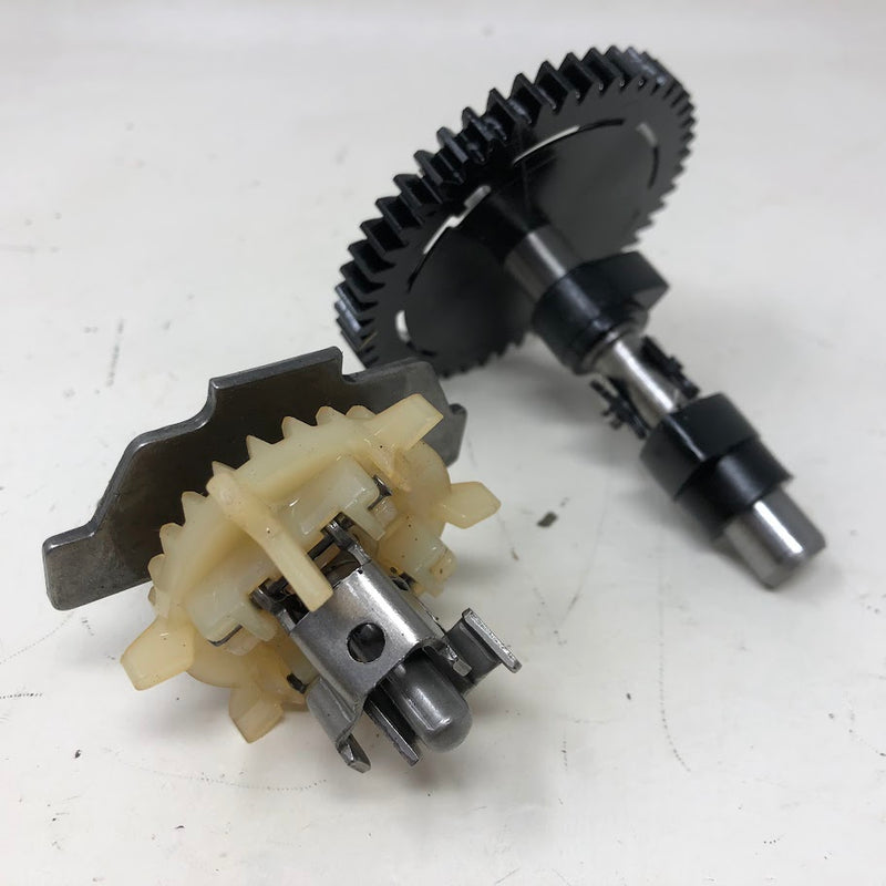 593913 Briggs & Stratton Oil Slinger Governor + Camshaft
