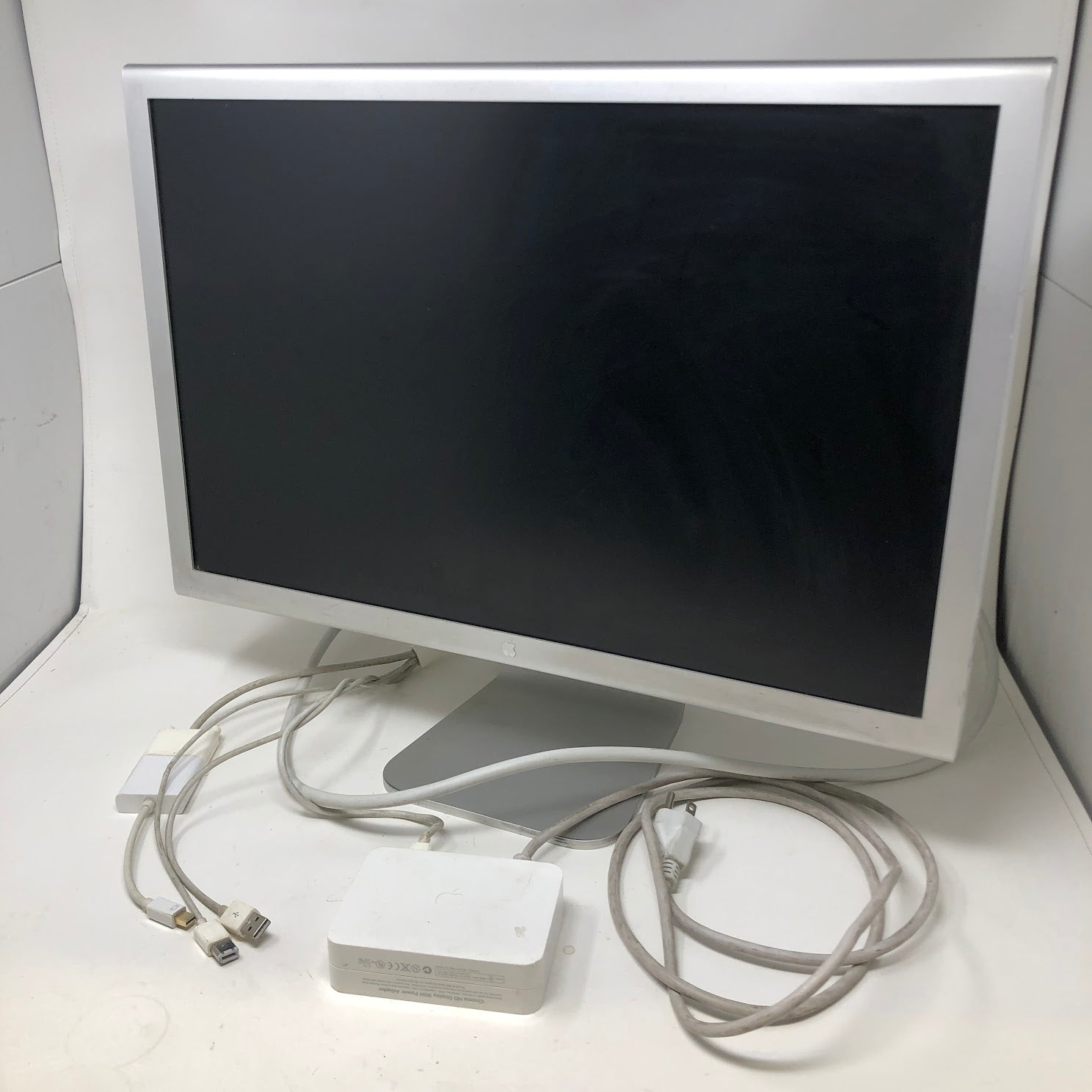 A1082 Apple Cinema 23