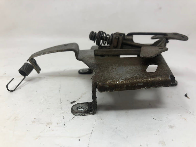 691366 Briggs & Stratton Control Bracket