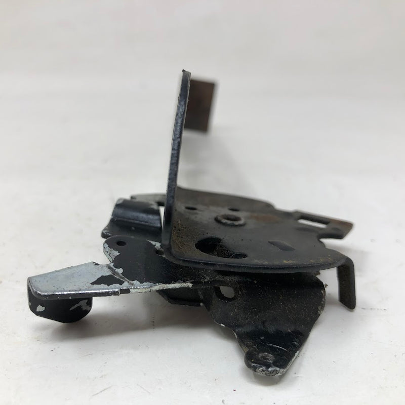 691446 Briggs & Stratton Control Bracket