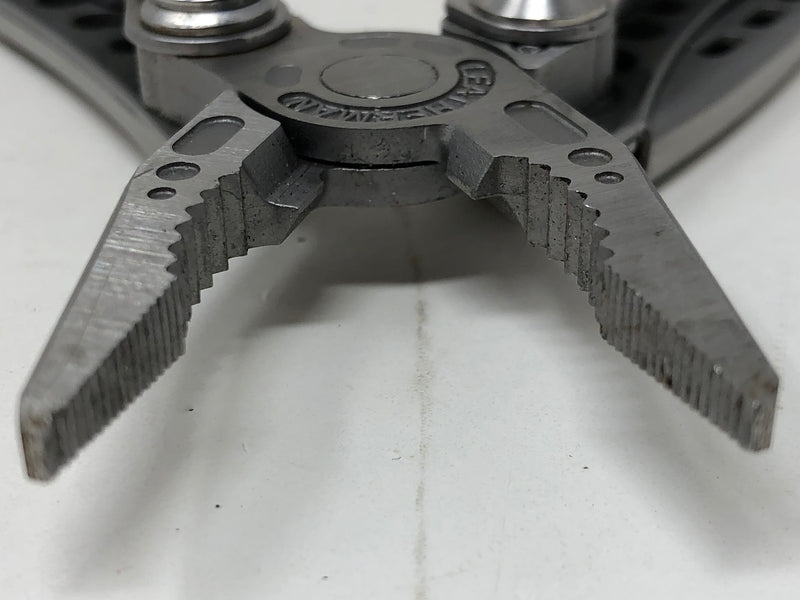 Leatherman Skeletool Multitool - Stainless Steel - Very Good Condition