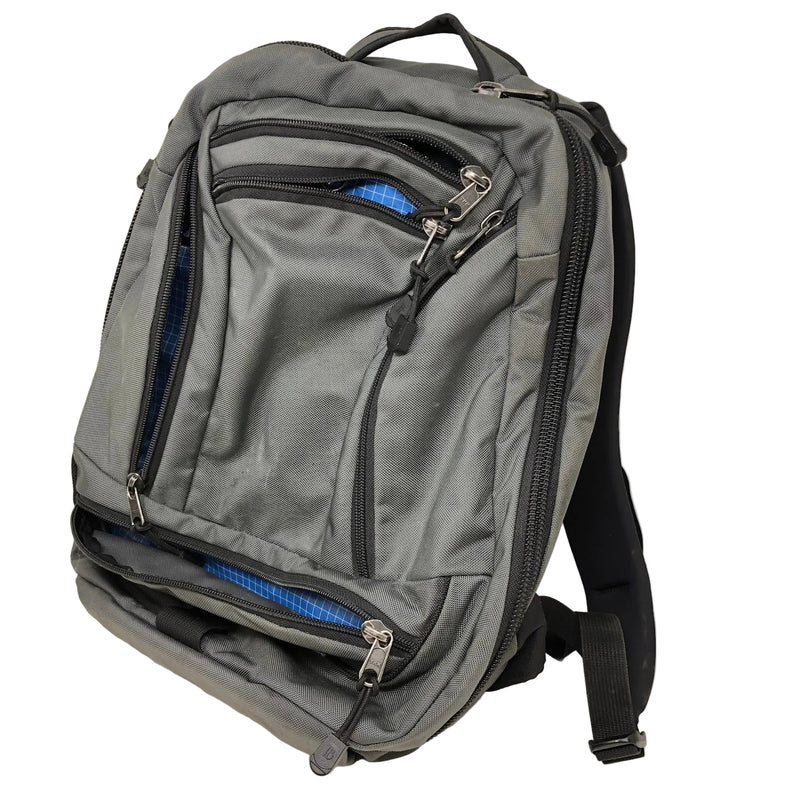 Tom Bihn Synik 22 with Internal Frame & Accessories - Nebulous Grey / Island Blue